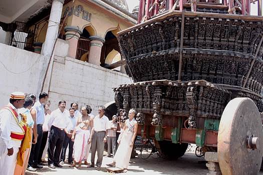 சிதம்பரம் ஸ்ரீநடராஜர் கோயில் தேர்கள்: கடலூர் மாவட்ட ஆட்சியர் எஸ்.சுரேஷ்குமார் ஆய்வு